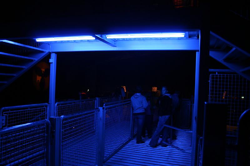 line up blue light.jpg - Blåt neonlys stemning. Blue neon light atmosphere